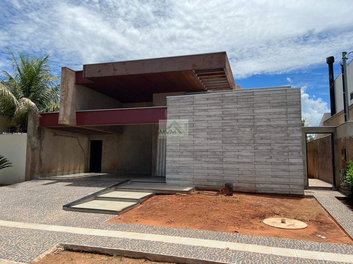 Casa de Condomínio à venda com 3 quartos, 244m² - Foto 2