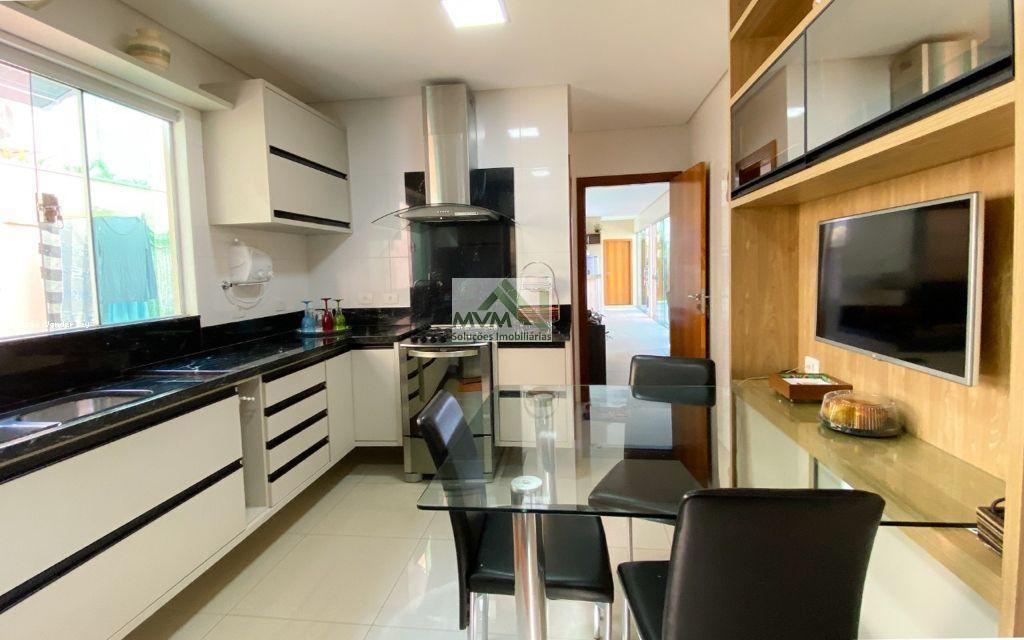 Sobrado à venda com 4 quartos, 360m² - Foto 24