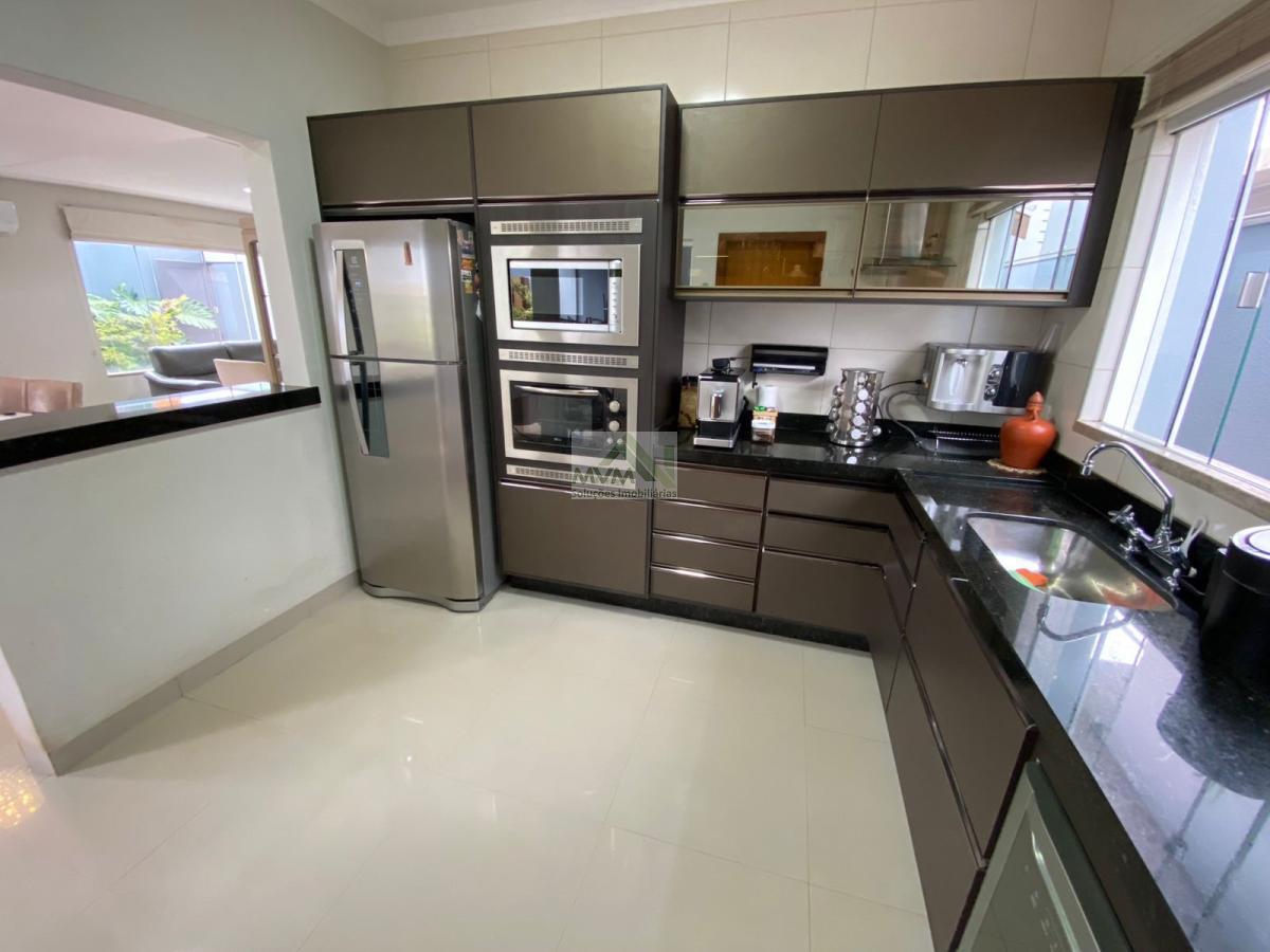 Sobrado à venda com 3 quartos, 213m² - Foto 4