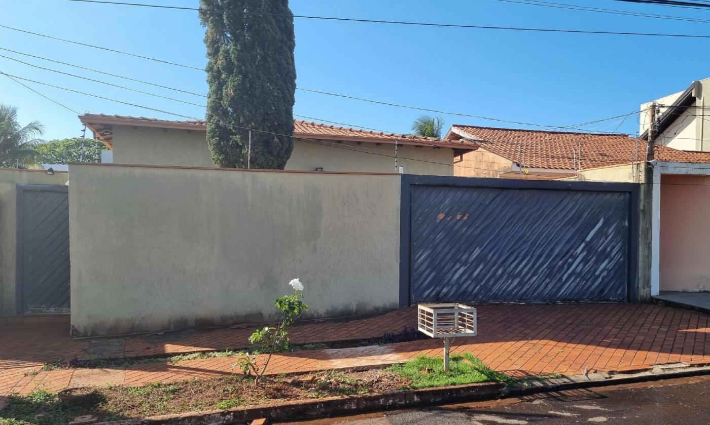 Casa à venda com 4 quartos, 360m² - Foto 2