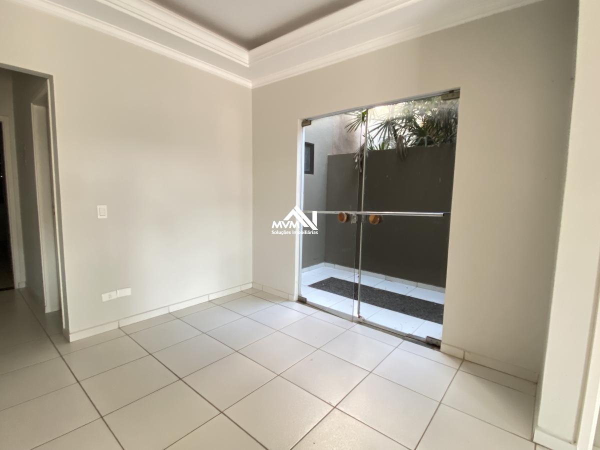 Casa à venda com 2 quartos, 300m² - Foto 4