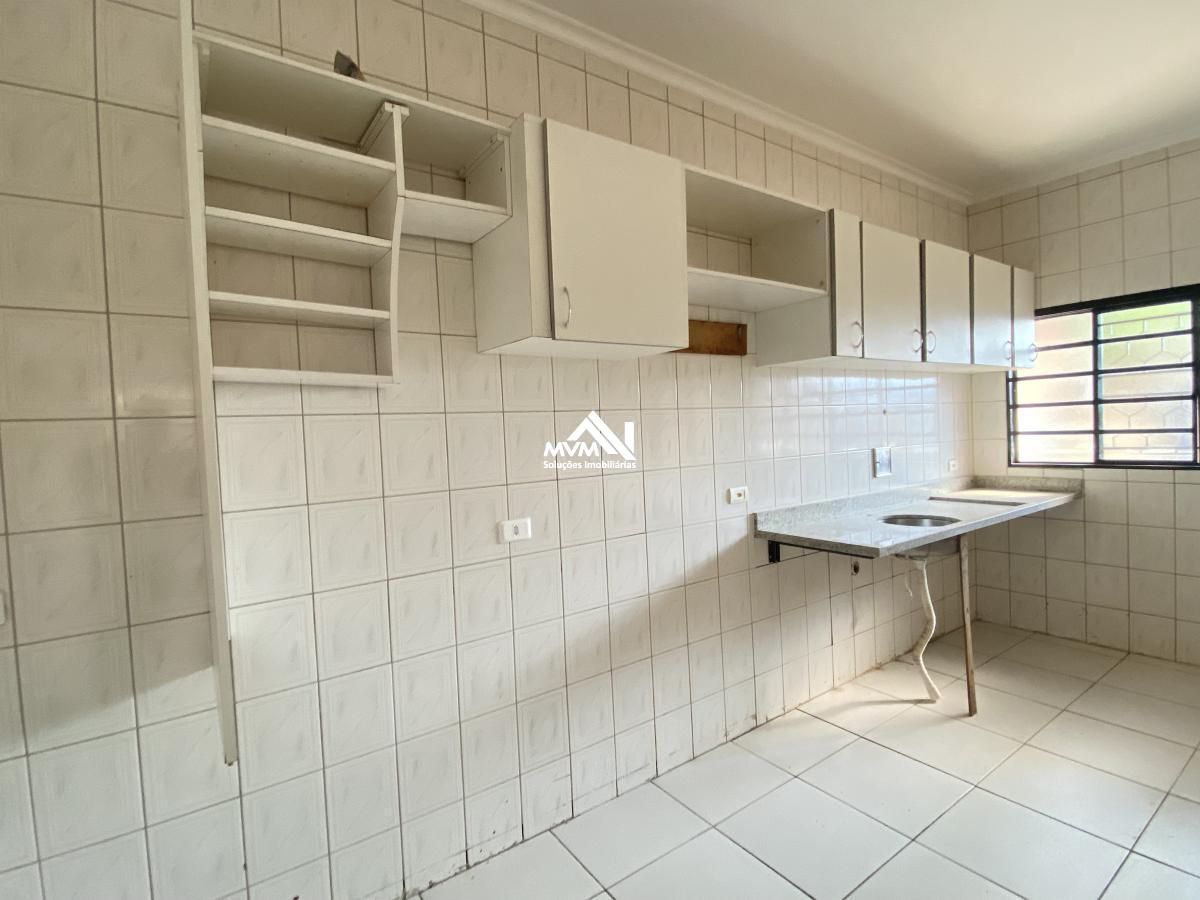 Casa à venda com 2 quartos, 300m² - Foto 5