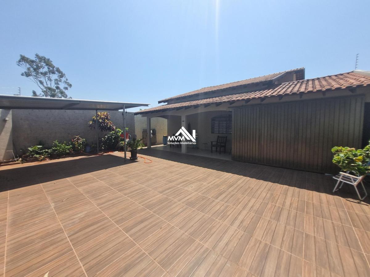 Casa à venda com 3 quartos, 420m² - Foto 4