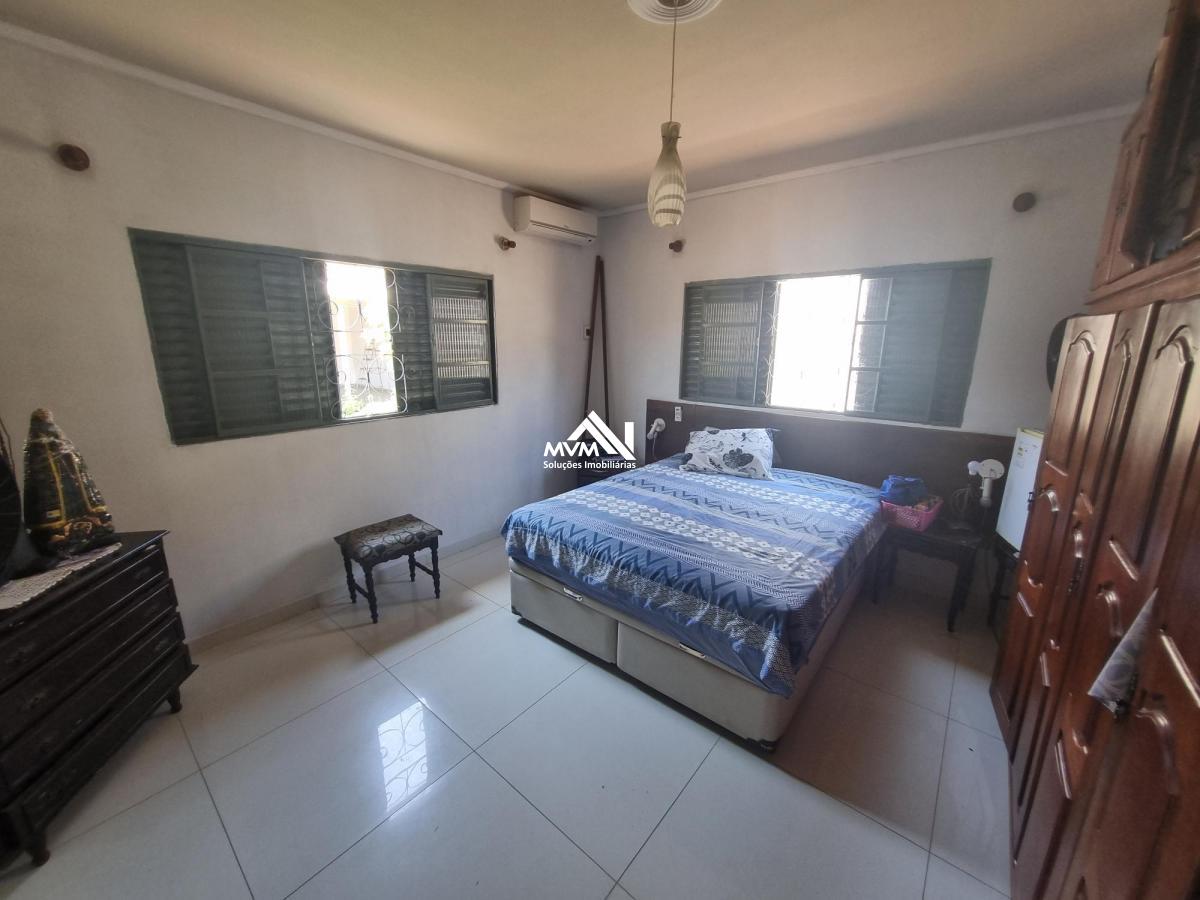 Casa à venda com 3 quartos, 420m² - Foto 11