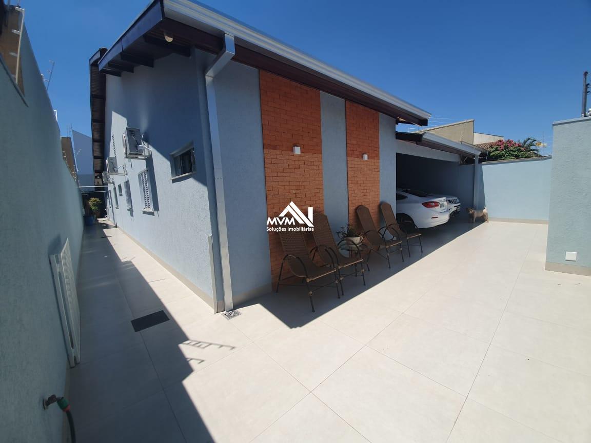 Casa à venda com 3 quartos, 360m² - Foto 2