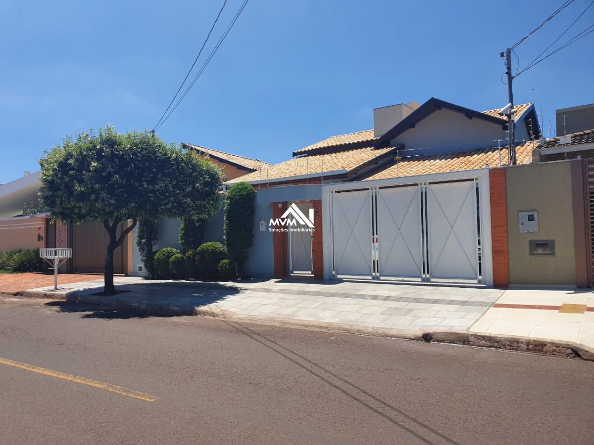 Casa à venda com 3 quartos, 360m² - Foto 1