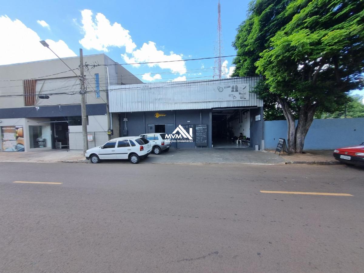 Prédio Inteiro à venda com 2 quartos, 360m² - Foto 2