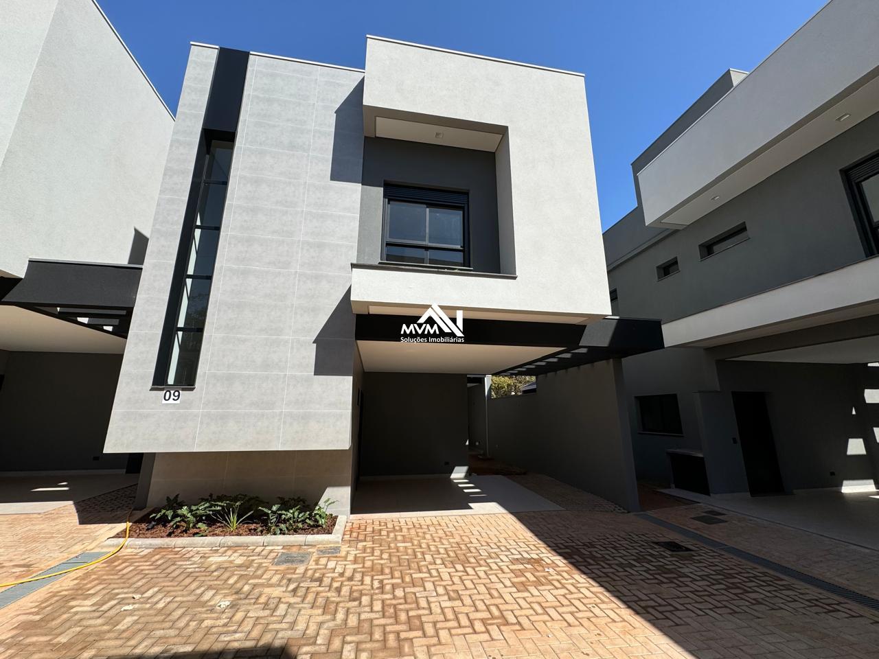 Sobrado à venda com 3 quartos, 139m² - Foto 1