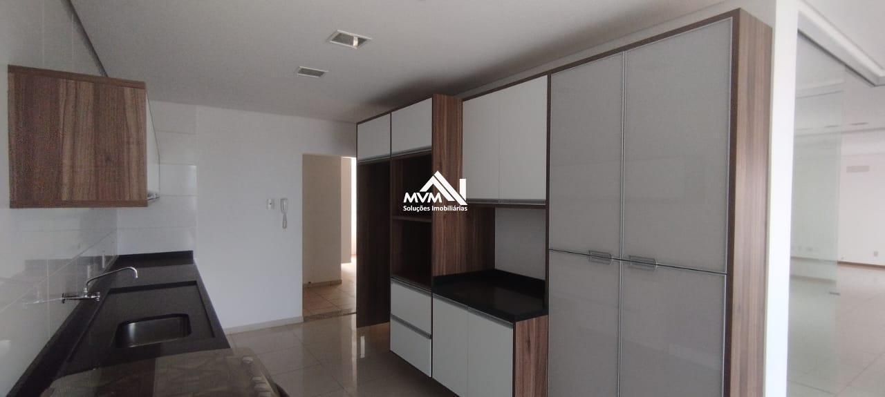 Apartamento à venda com 3 quartos, 241m² - Foto 11