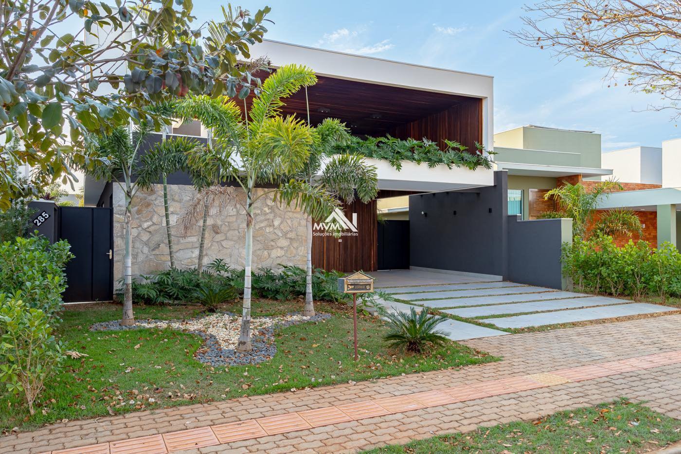 Casa de Condomínio à venda com 3 quartos, 200m² - Foto 1