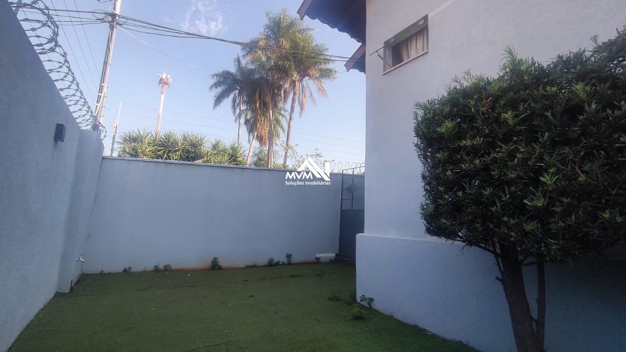 Casa para alugar com 3 quartos, 233m² - Foto 3